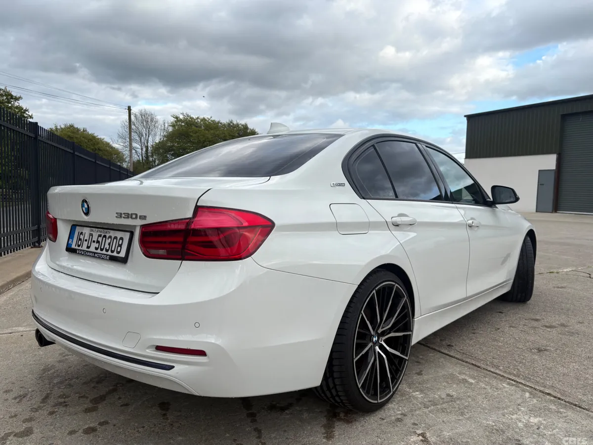 BMW 3-Series Saloon, Petrol Plug-in Hybrid, 2016, White