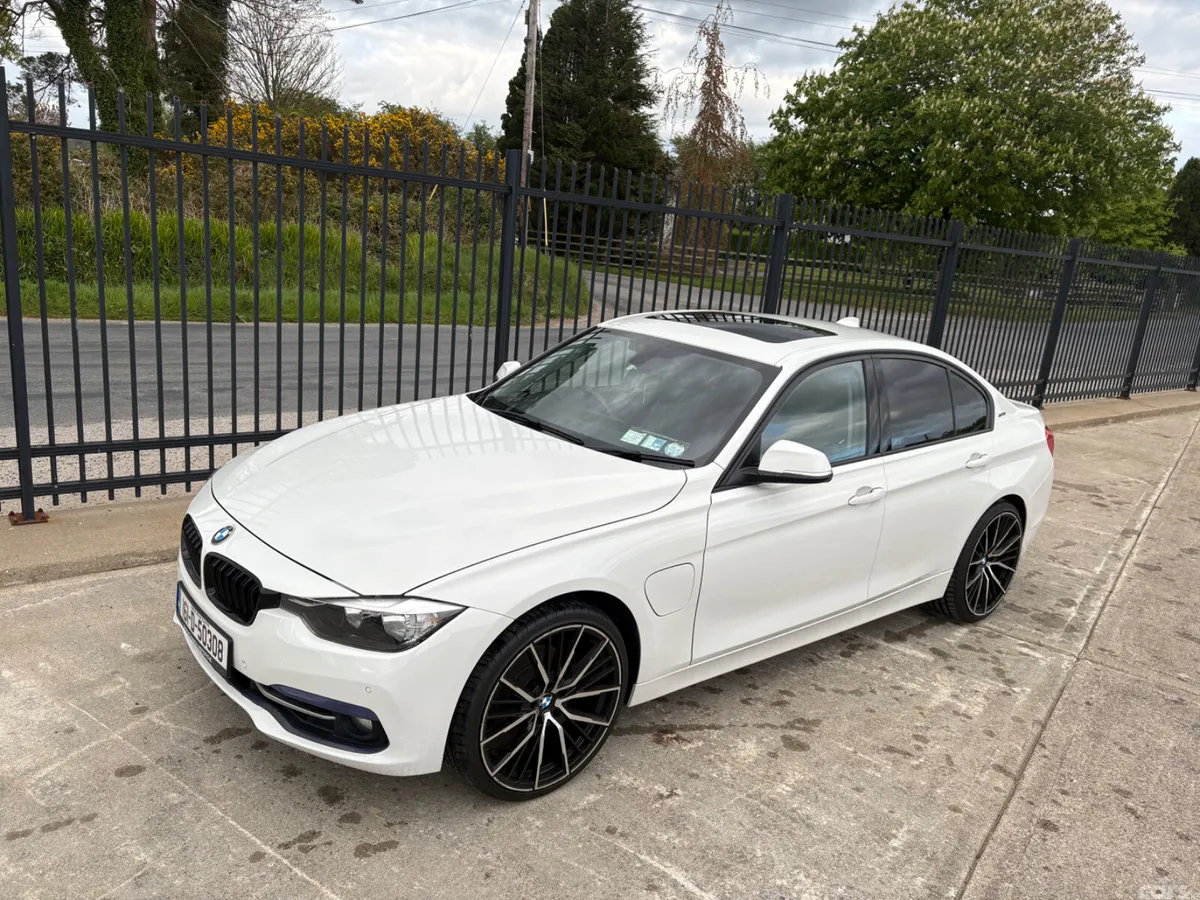 BMW 3-Series Saloon, Petrol Plug-in Hybrid, 2016, White