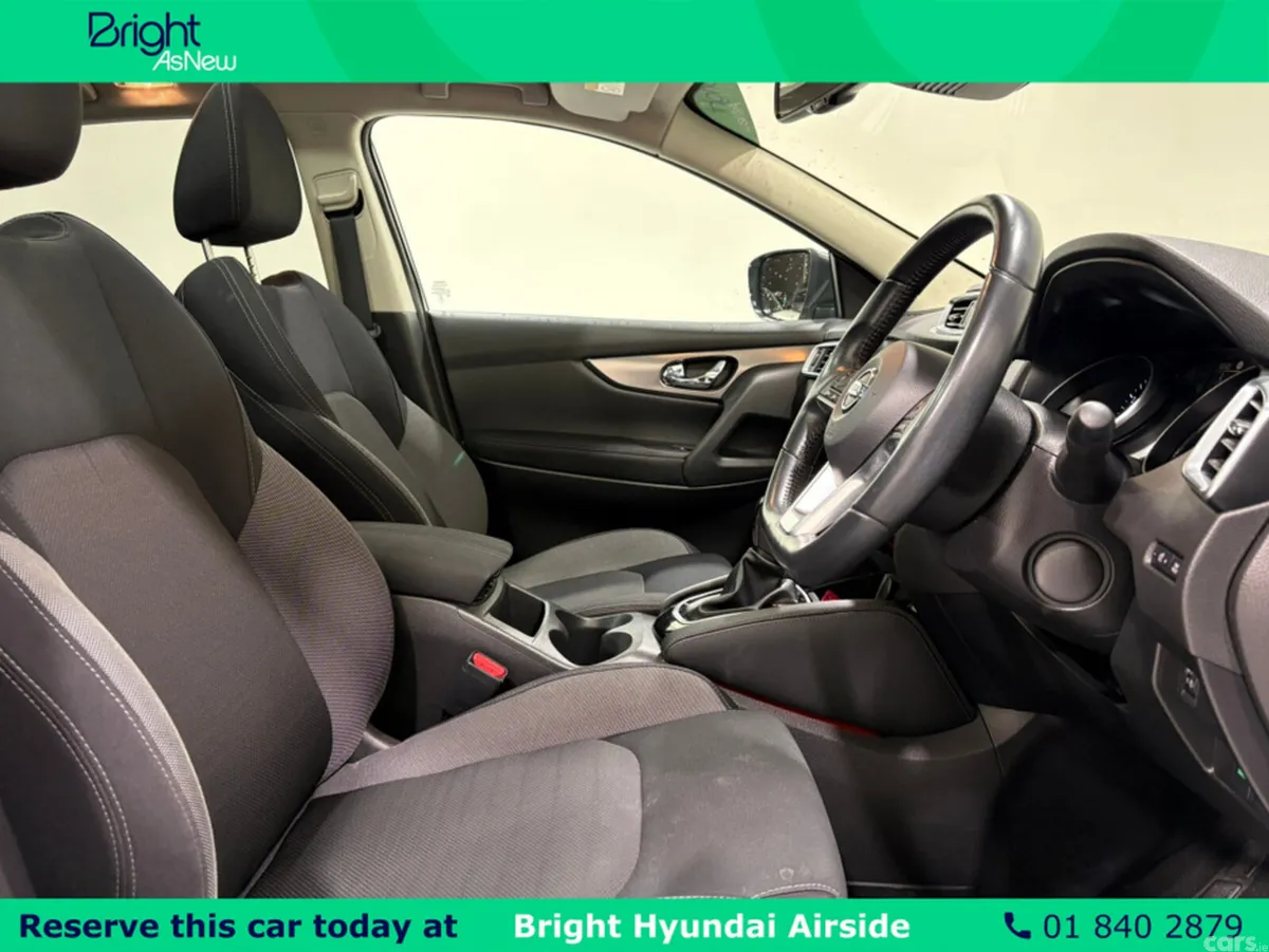 Nissan Qashqai MPV, Petrol, 2018, Silver