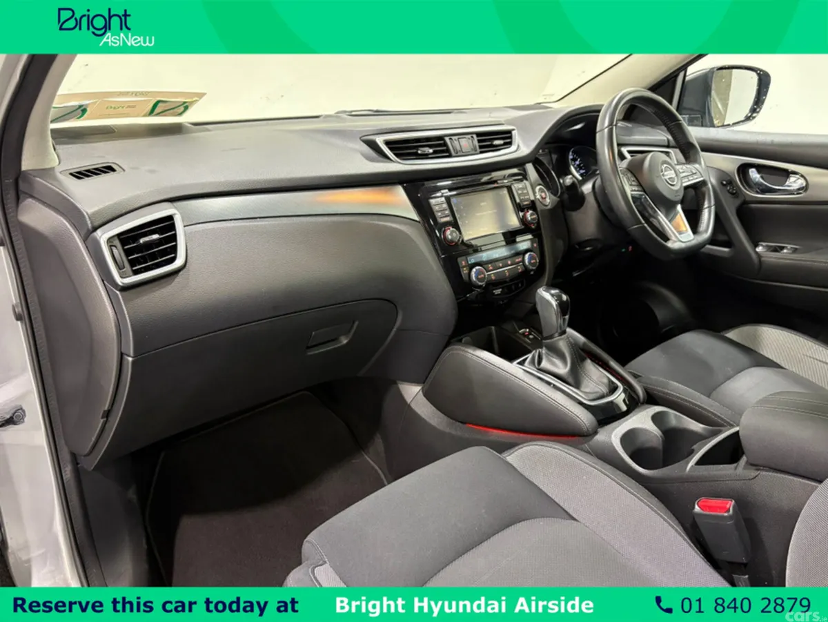 Nissan Qashqai MPV, Petrol, 2018, Silver