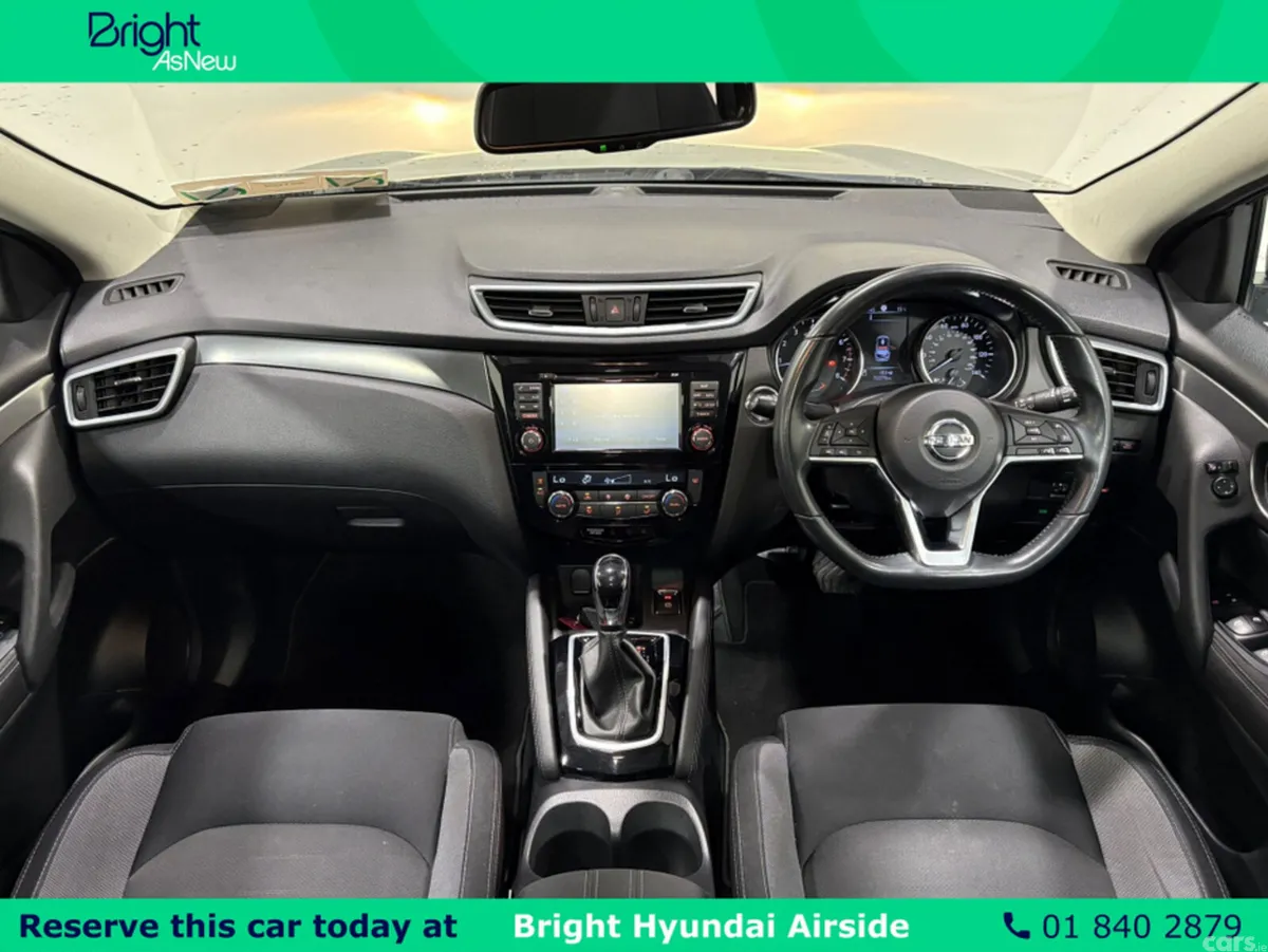 Nissan Qashqai MPV, Petrol, 2018, Silver