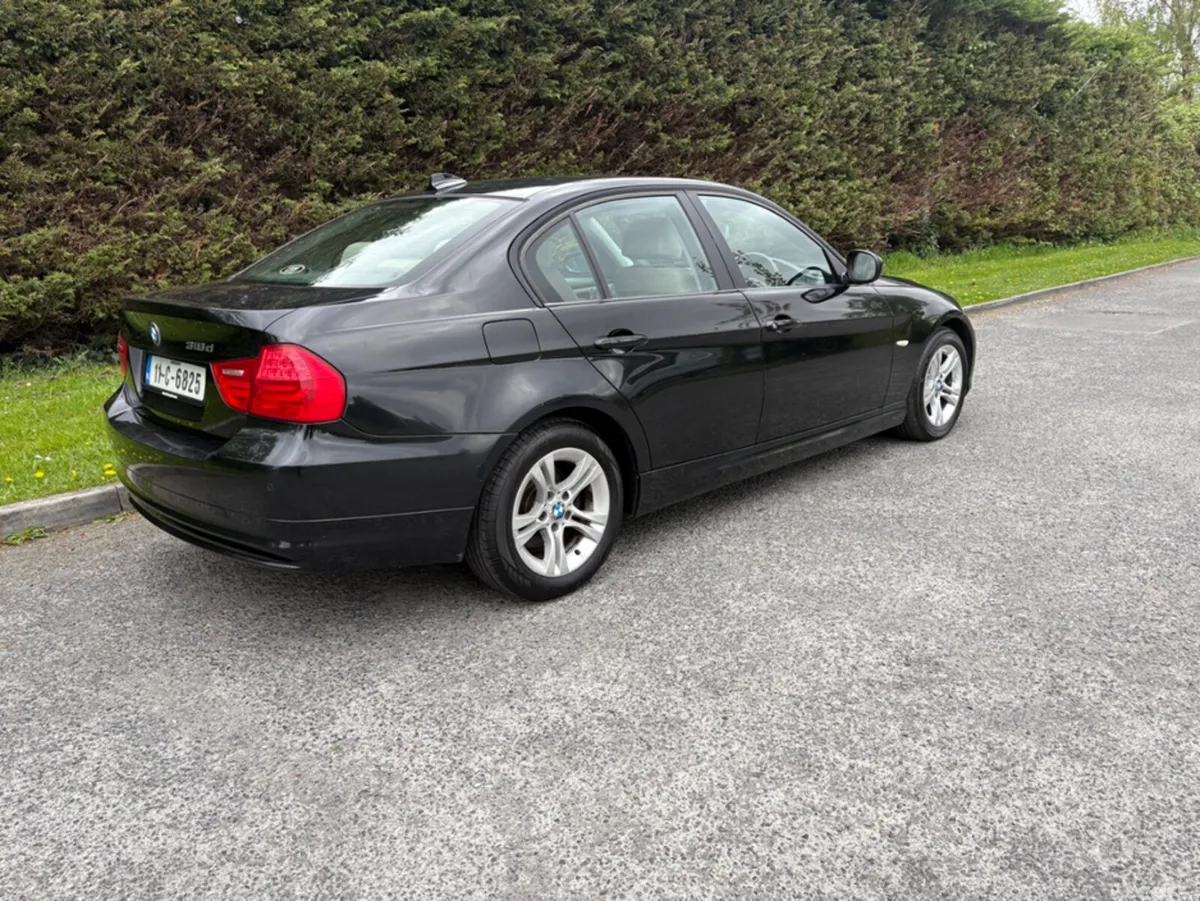 BMW 3-Series Saloon, Diesel, 2011, Black