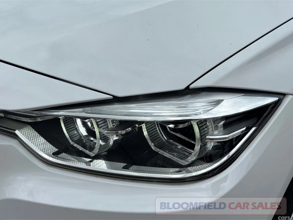 BMW 3-Series Estate, Petrol, 2018, White