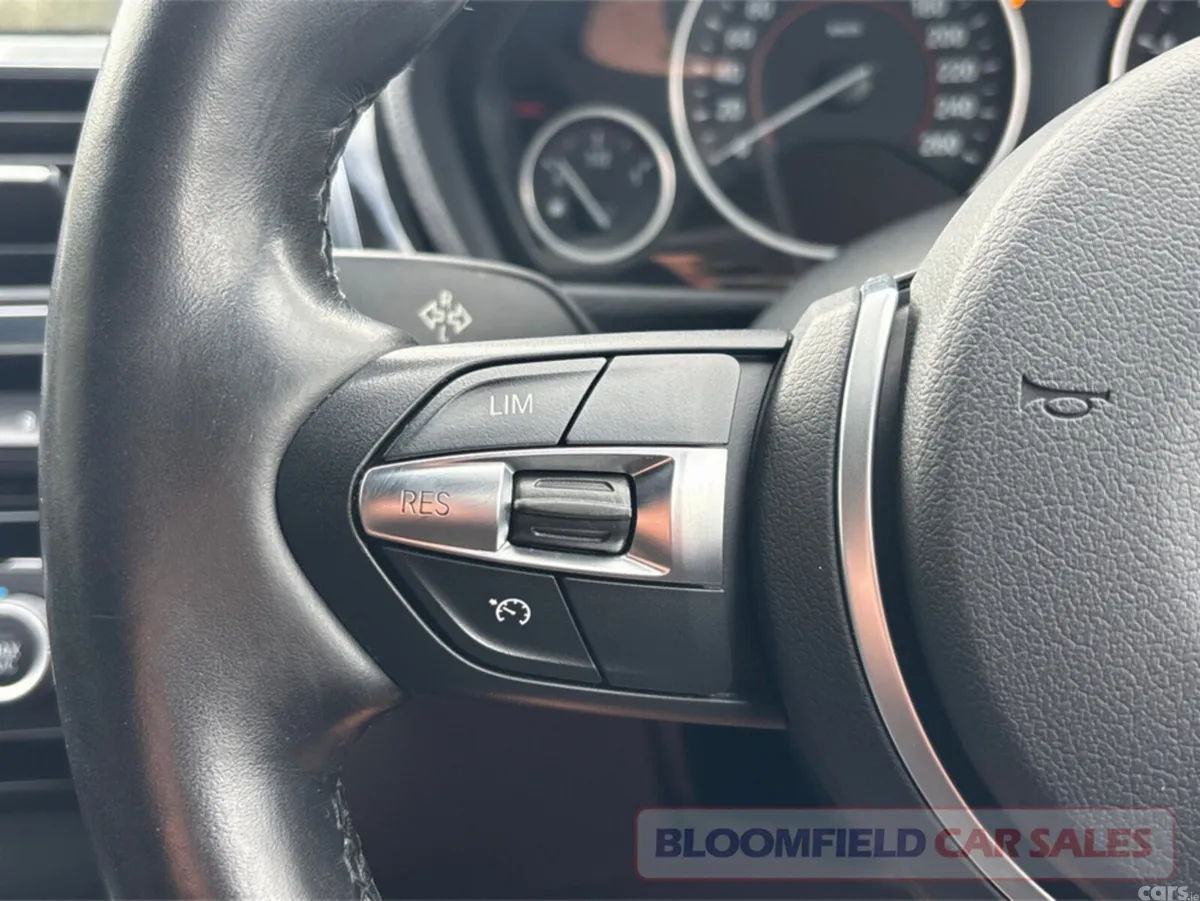 BMW 3-Series Estate, Petrol, 2018, White
