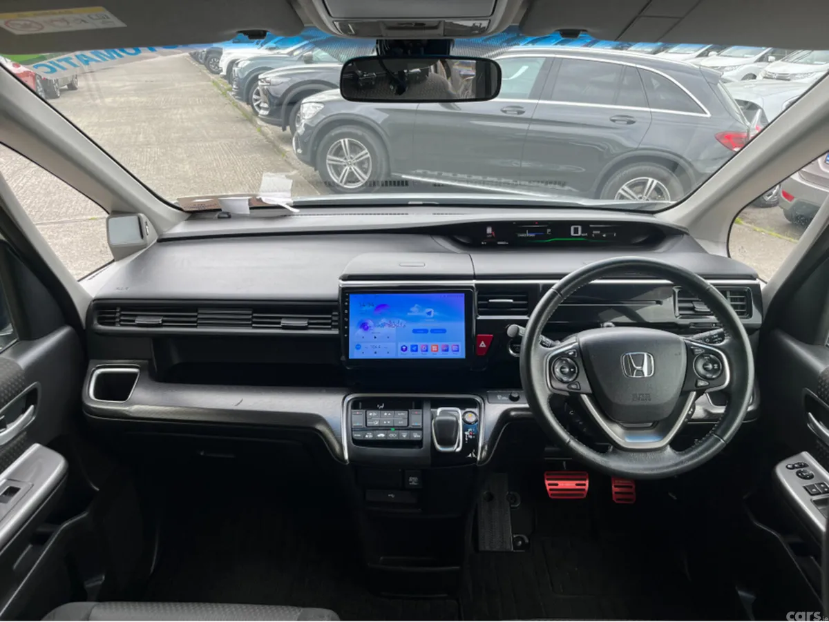 Honda Stepwagon MPV, Petrol Hybrid, 2019, Silver