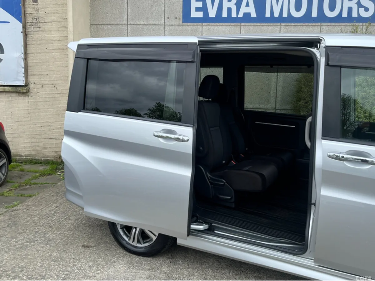 Honda Stepwagon MPV, Petrol Hybrid, 2019, Silver