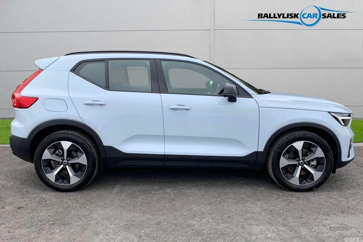 Volvo XC40 SUV, Petrol Hybrid, 2025, Blue