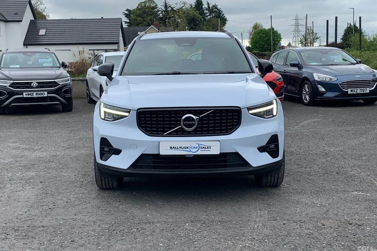 Volvo XC40 SUV, Petrol Hybrid, 2025, Blue