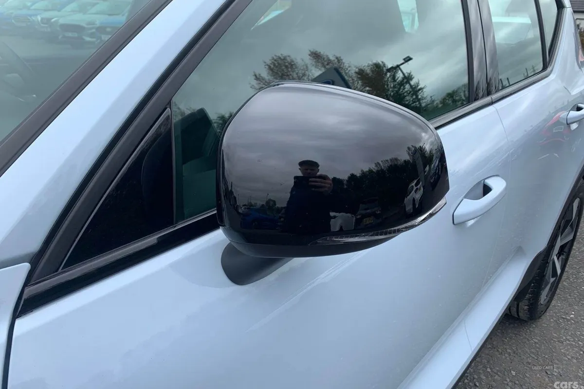 Volvo XC40 SUV, Petrol Hybrid, 2025, Blue