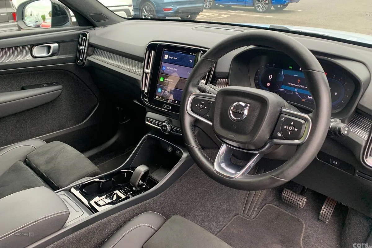 Volvo XC40 SUV, Petrol Hybrid, 2025, Blue