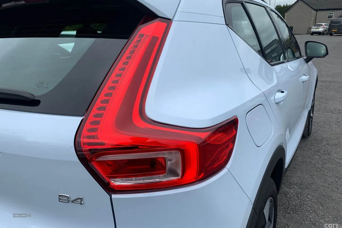 Volvo XC40 SUV, Petrol Hybrid, 2025, Blue