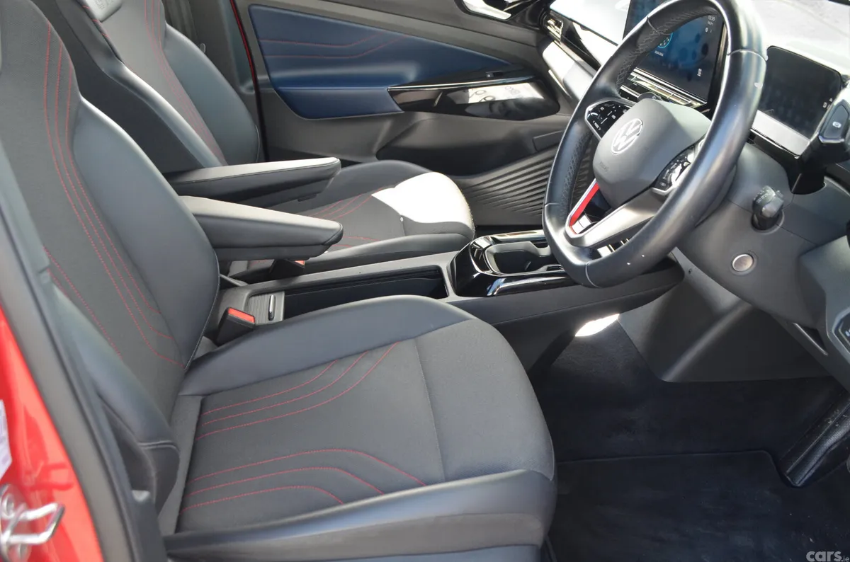 Volkswagen ID.4 Hatchback, Electric, 2022, Red