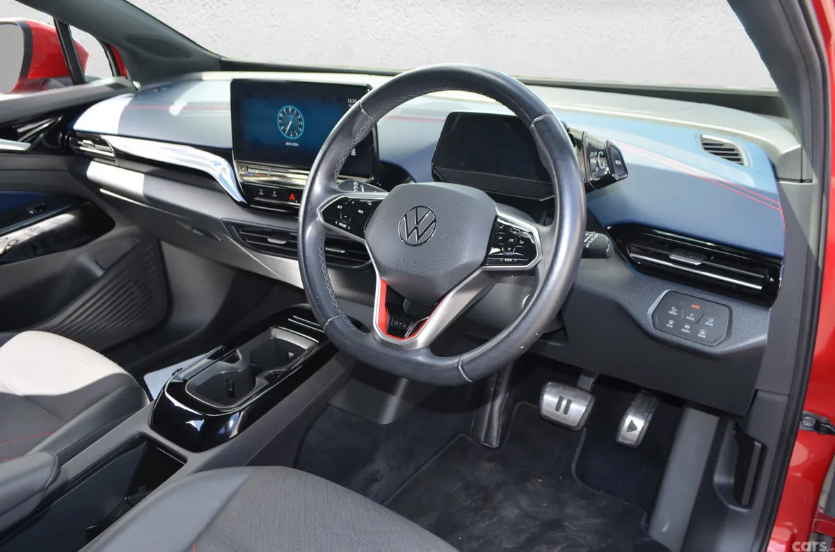 Volkswagen ID.4 Hatchback, Electric, 2022, Red