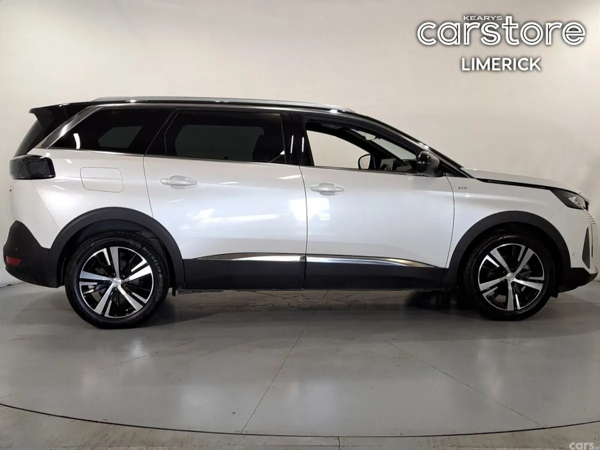 Peugeot 5008 MPV, Petrol Hybrid, 2024, White