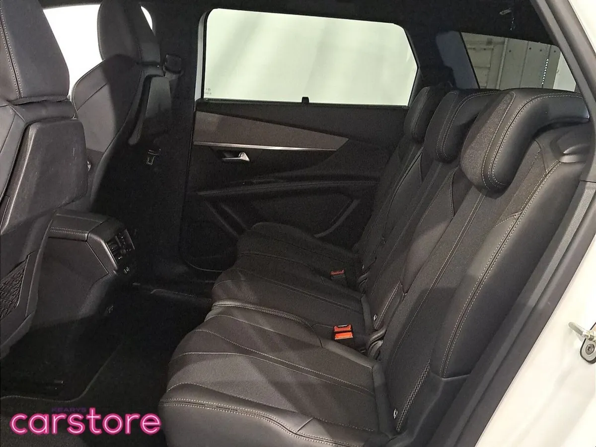 Peugeot 5008 MPV, Petrol Hybrid, 2024, White