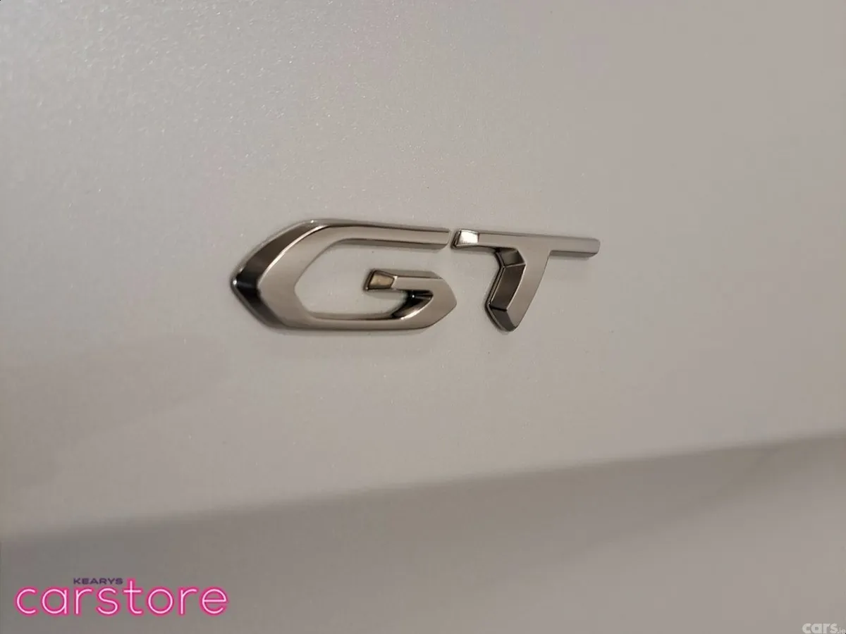 Peugeot 5008 MPV, Petrol Hybrid, 2024, White
