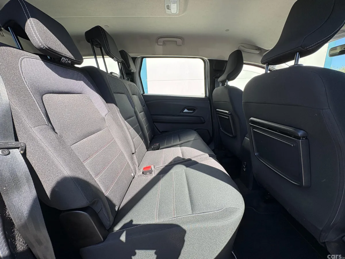 Dacia Jogger MPV, Petrol, 2023, Grey