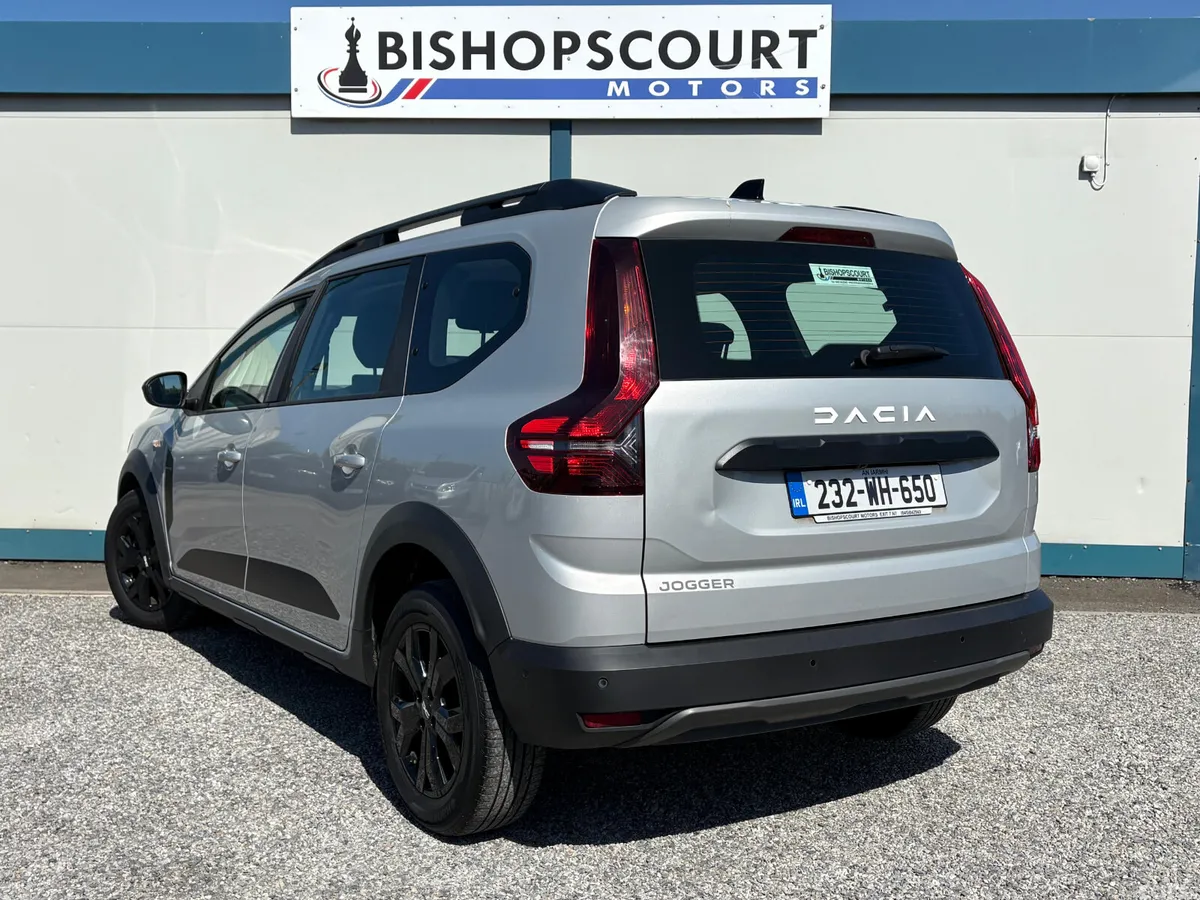 Dacia Jogger MPV, Petrol, 2023, Grey