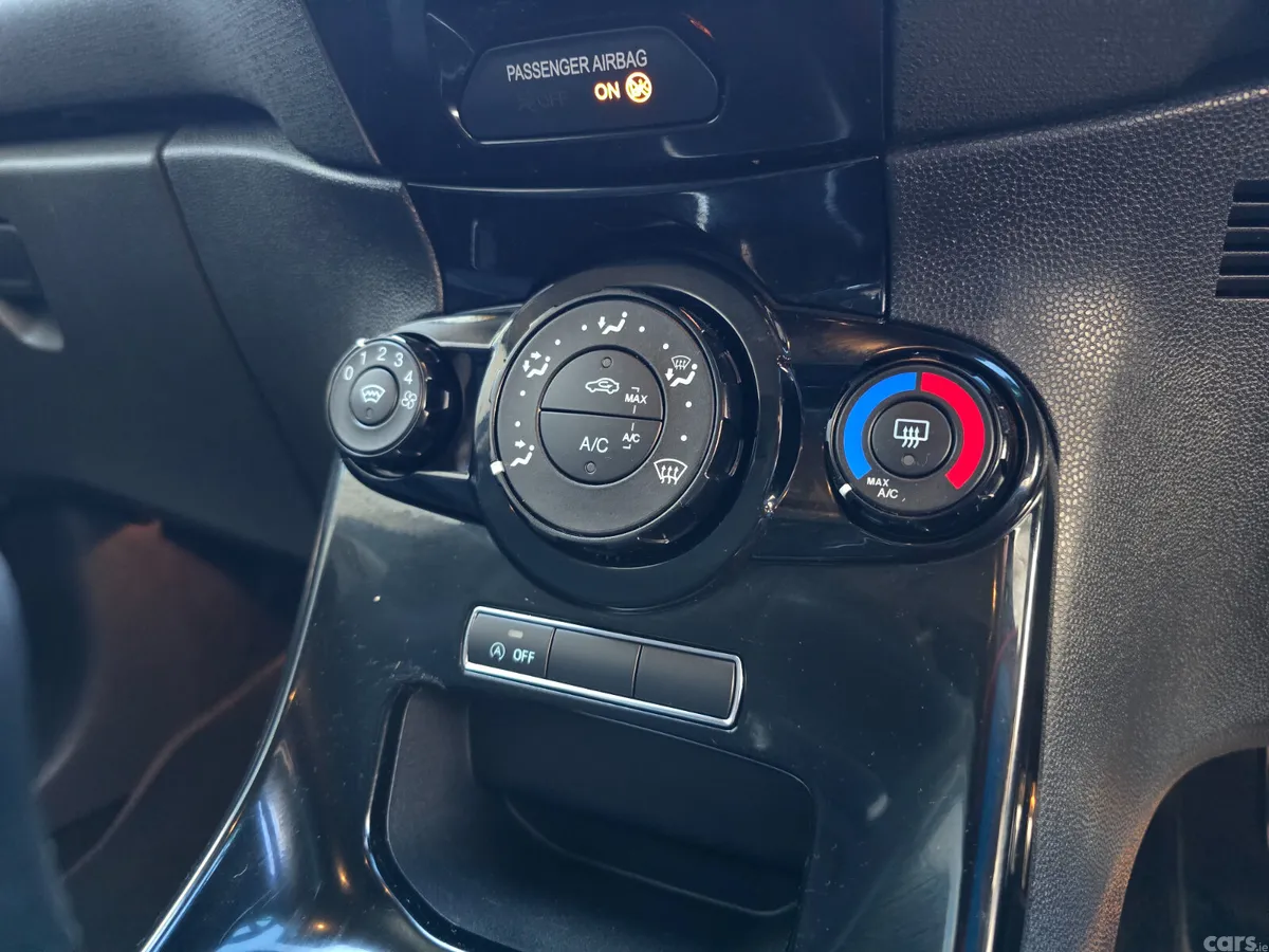 Ford Fiesta Hatchback, Petrol, 2015, Black