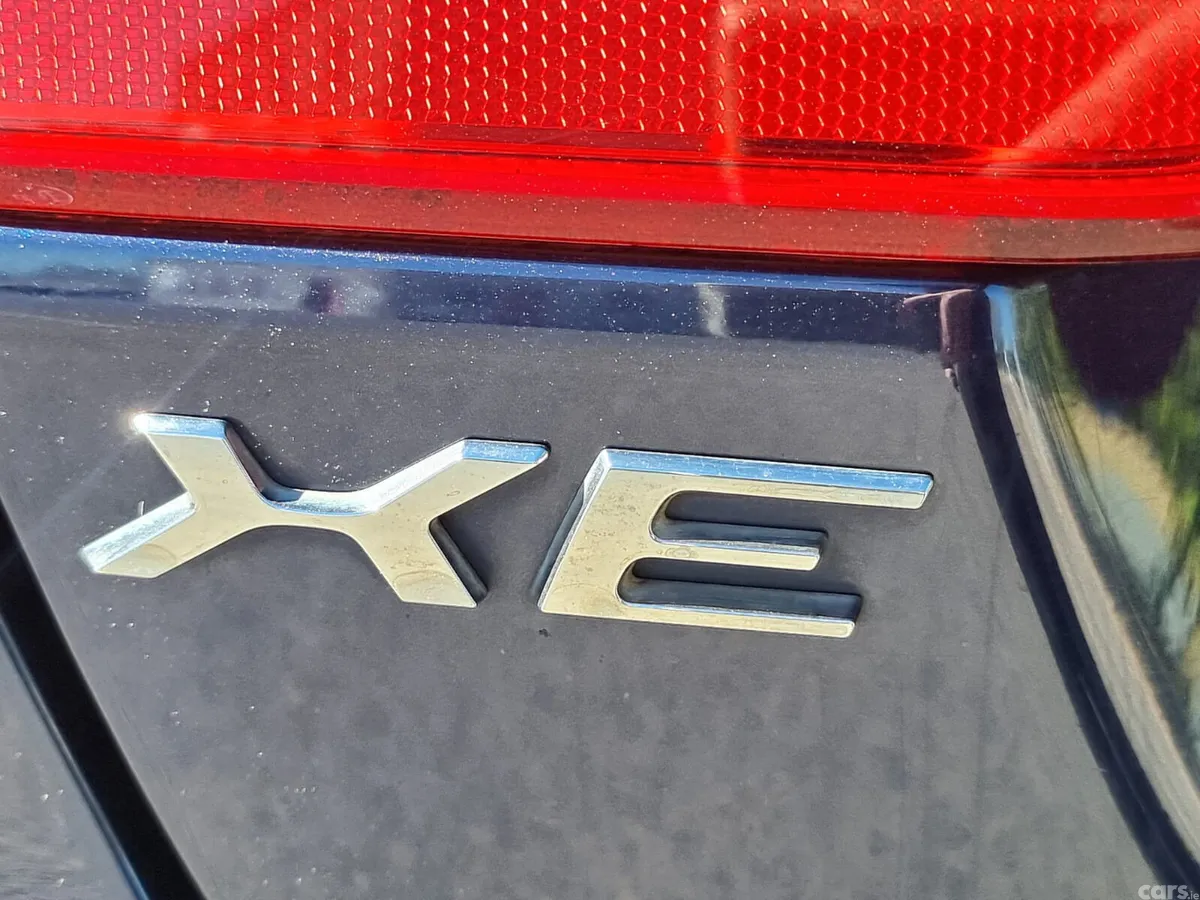 Jaguar XE Saloon, Diesel, 2015, Blue