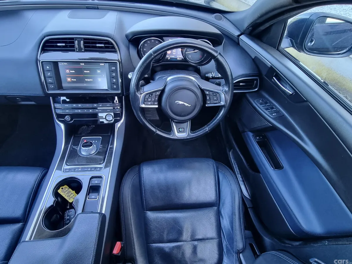 Jaguar XE Saloon, Diesel, 2015, Blue
