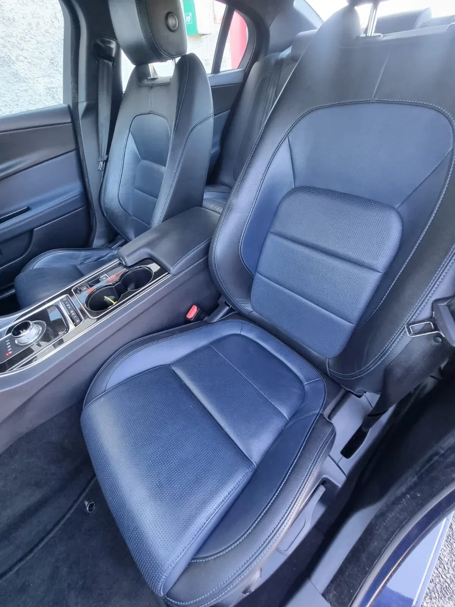 Jaguar XE Saloon, Diesel, 2015, Blue