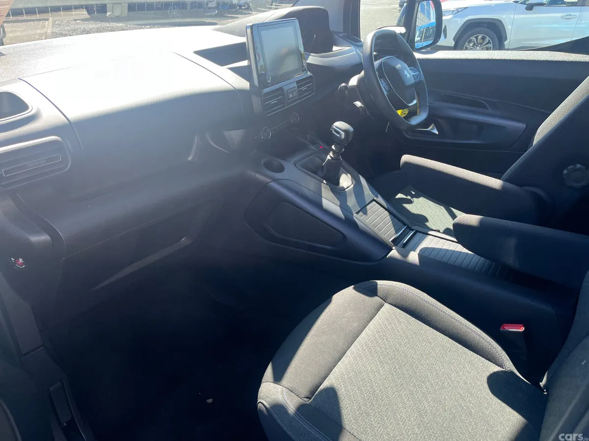 Peugeot Rifter MPV, Diesel, 2022, Silver