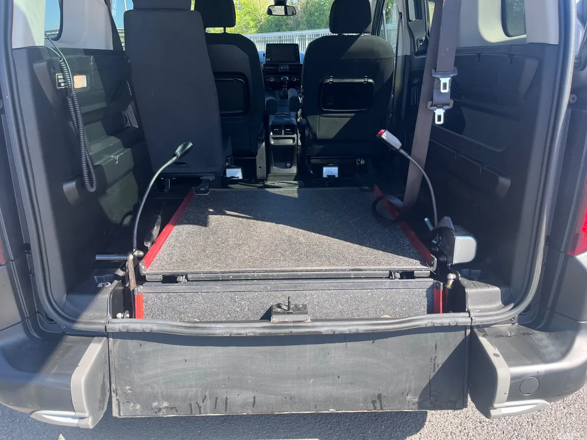 Peugeot Rifter MPV, Diesel, 2022, Silver