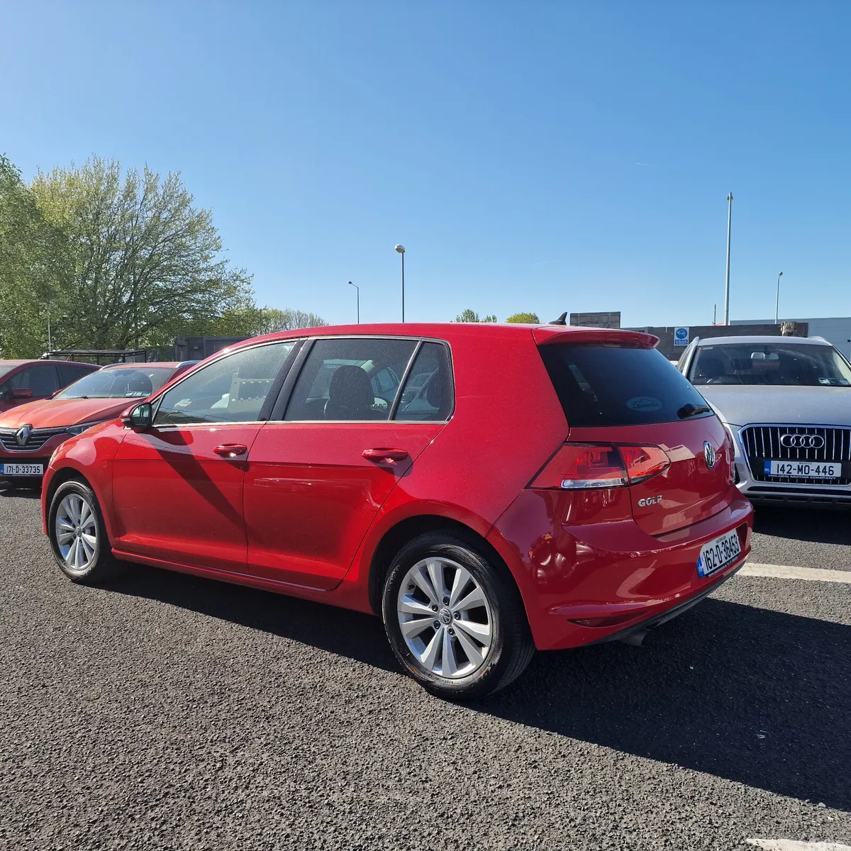 Volkswagen Golf Hatchback, Petrol, 2016, Red