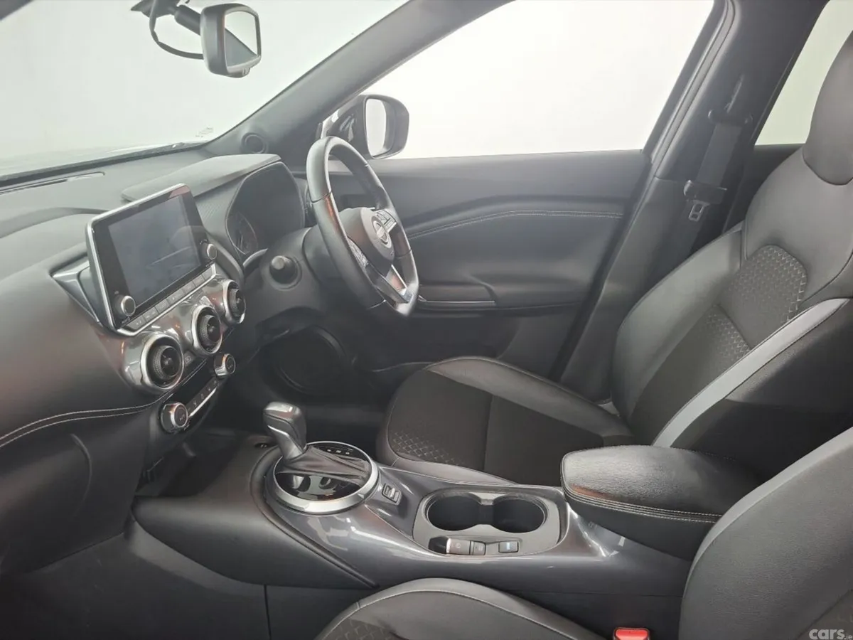 Nissan Juke SUV, Petrol Hybrid, 2024, Grey