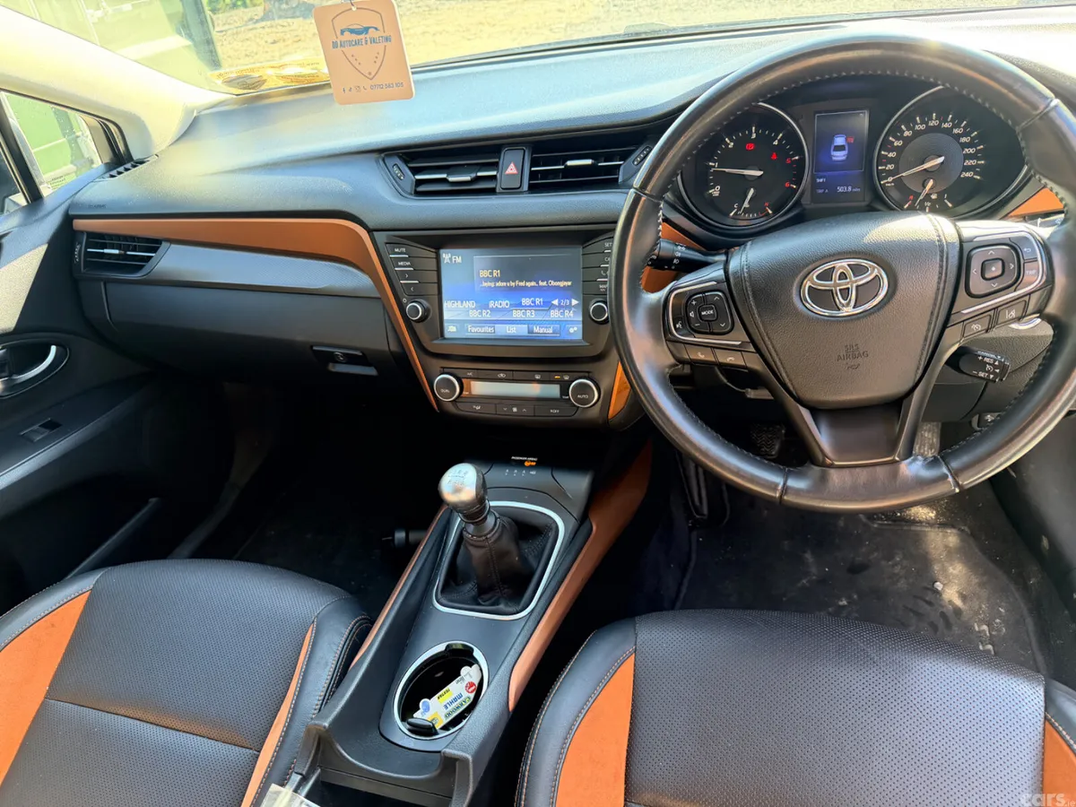 Toyota Avensis Saloon, Diesel, 2016, Bronze