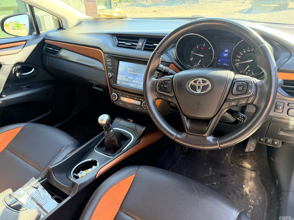 Toyota Avensis Saloon, Diesel, 2016, Bronze