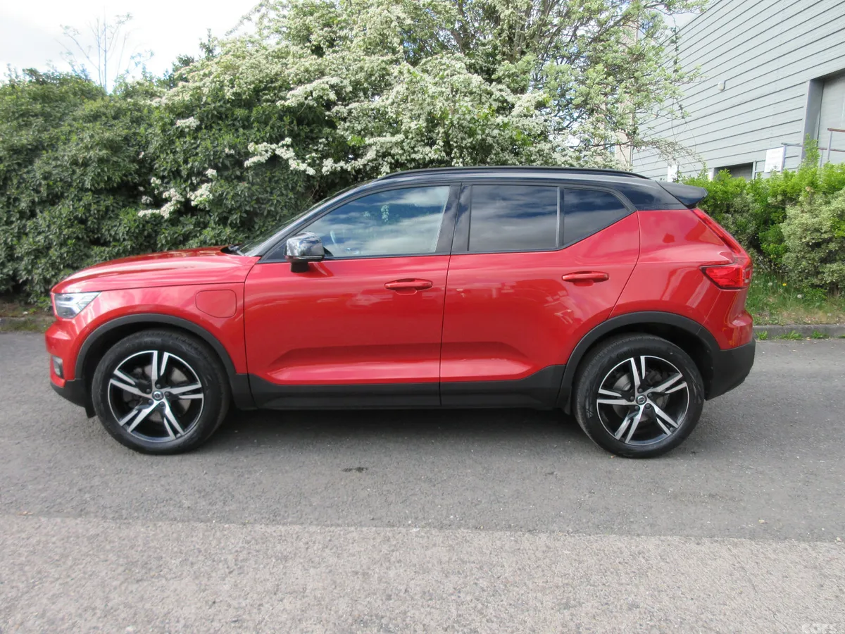 Volvo XC40 Estate, Petrol Plug-in Hybrid, 2021, Red