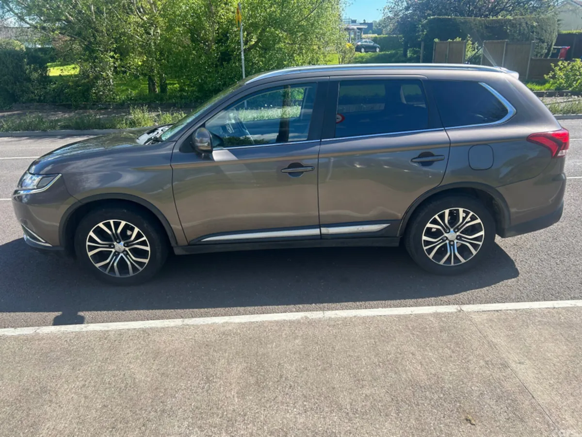 Mitsubishi Outlander Estate, Diesel, 2015, Brown