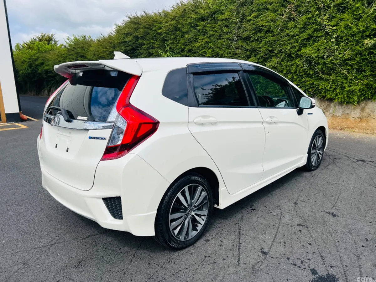Honda Fit Hatchback, Petrol Hybrid, 2017, White