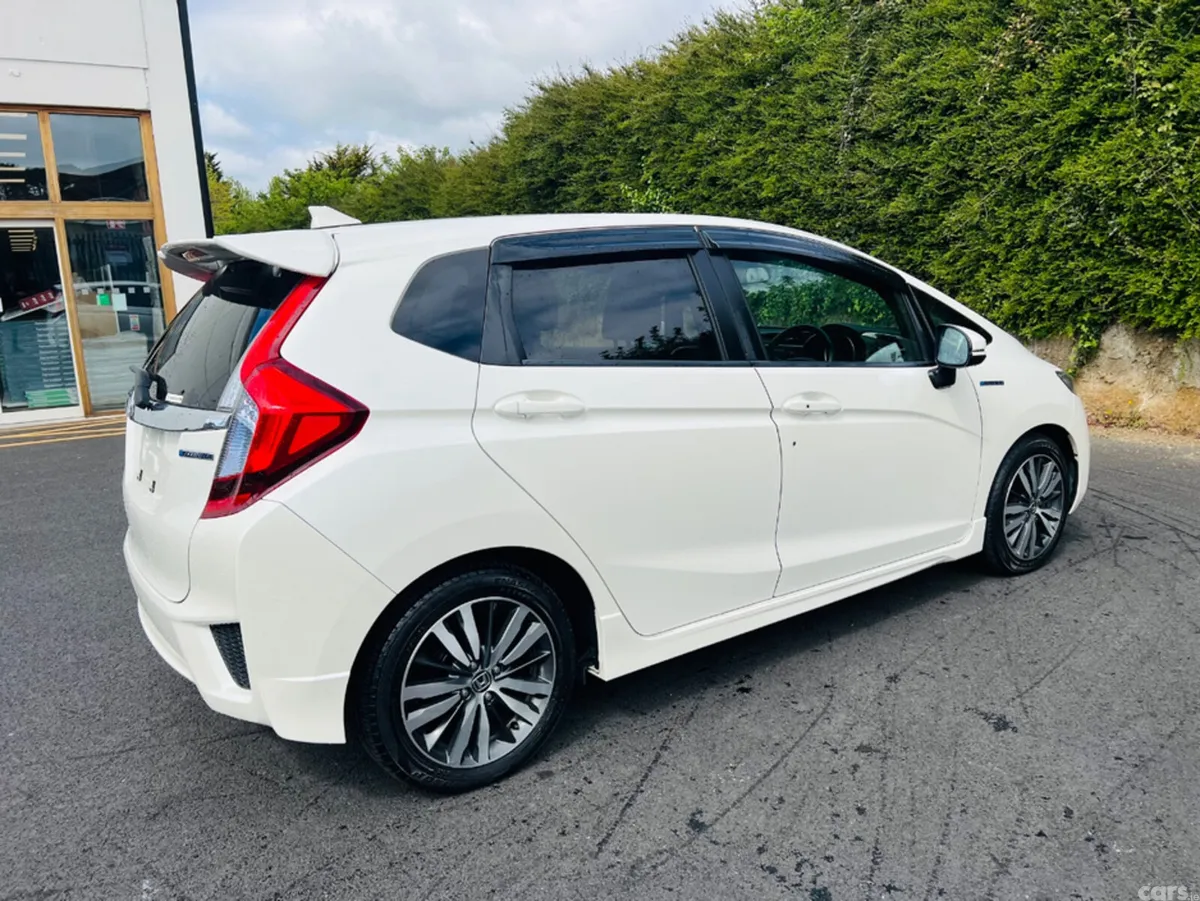 Honda Fit Hatchback, Petrol Hybrid, 2017, White