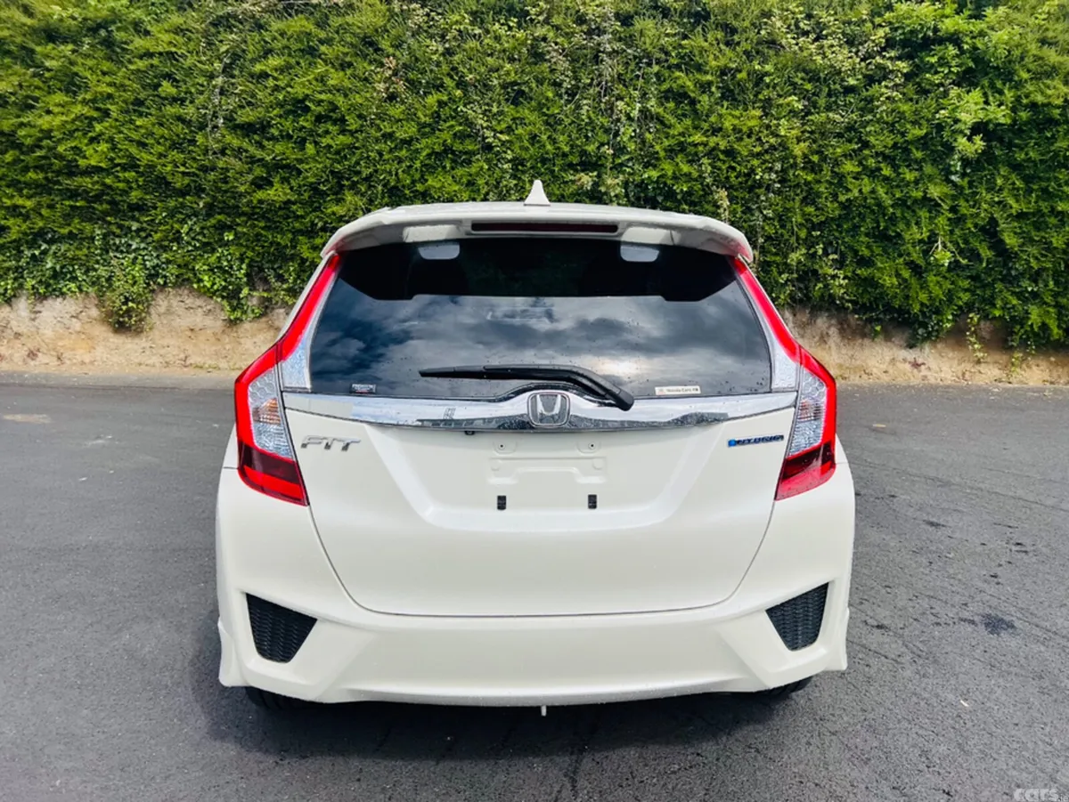 Honda Fit Hatchback, Petrol Hybrid, 2017, White