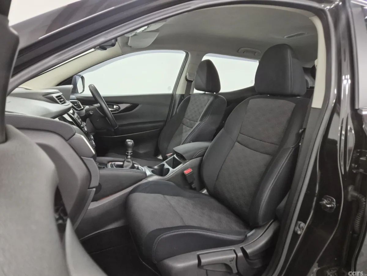 Nissan Qashqai MPV, Diesel, 2015, Black