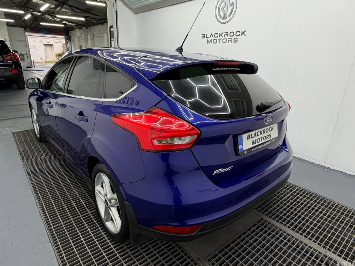 Ford Focus Hatchback, Petrol, 2015, Blue