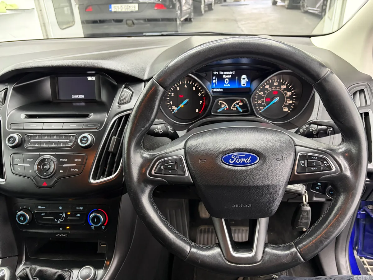 Ford Focus Hatchback, Petrol, 2015, Blue