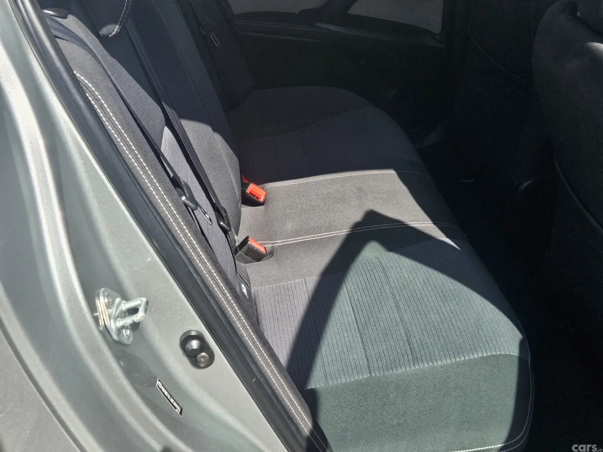 Toyota Avensis Saloon, Diesel, 2016, Grey