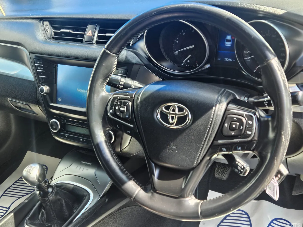 Toyota Avensis Saloon, Diesel, 2016, Grey