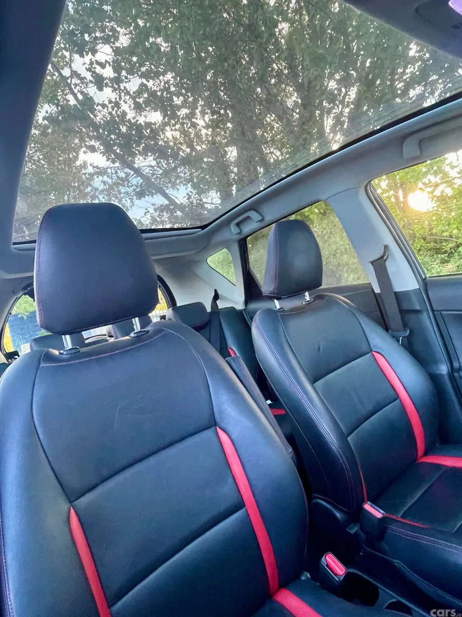 Toyota Ractis Hatchback, Petrol, 2013, Black