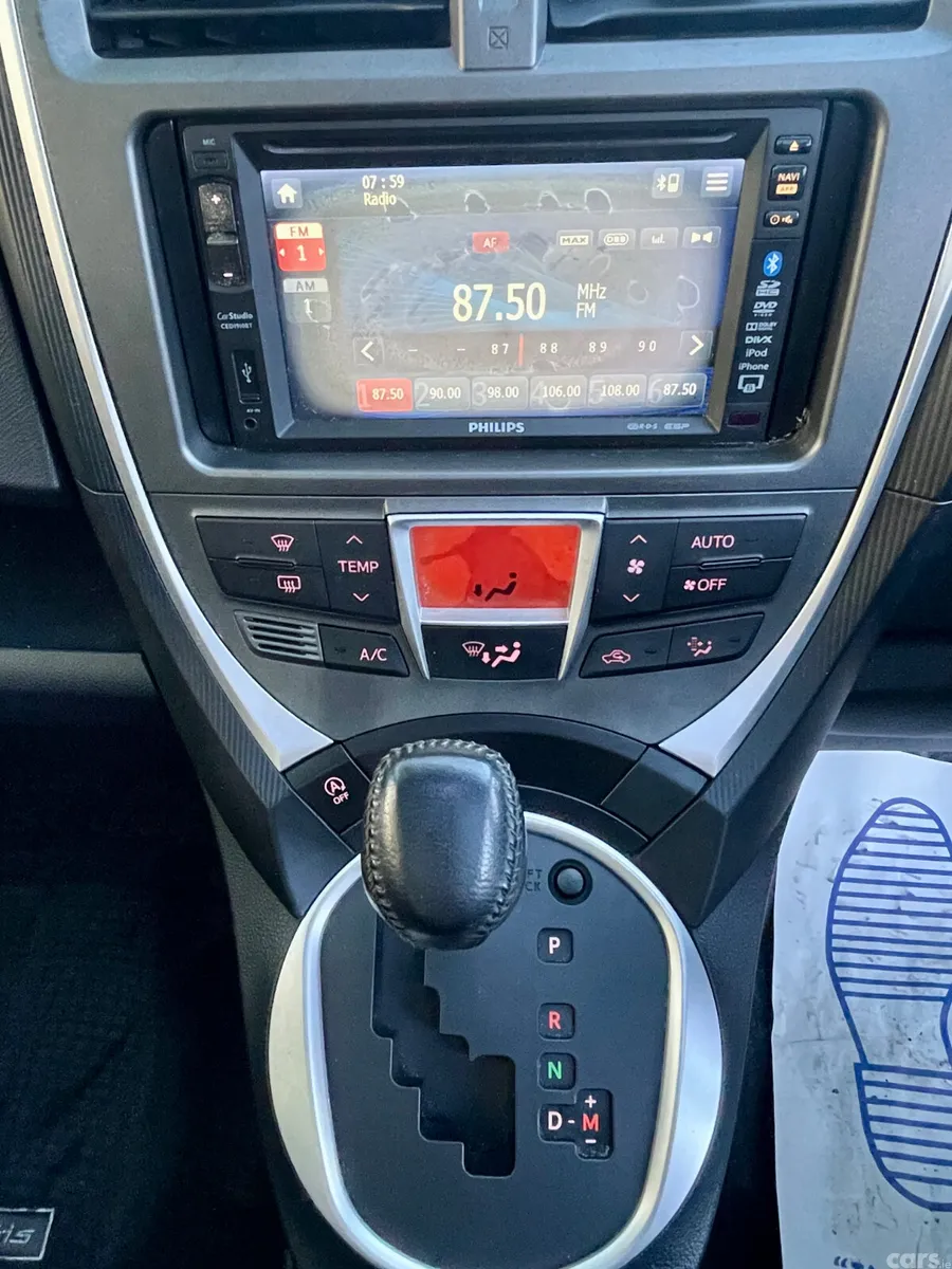 Toyota Ractis Hatchback, Petrol, 2013, Black