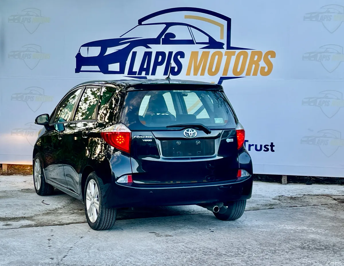 Toyota Ractis Hatchback, Petrol, 2013, Black