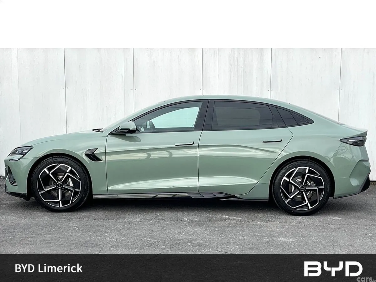 BYD SEAL Hatchback, Electric, 2025, Green