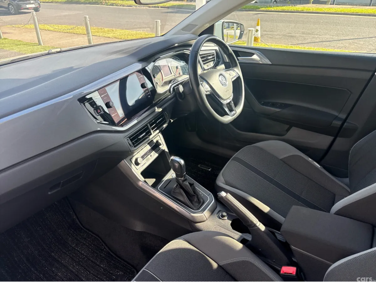 Volkswagen Polo Hatchback, Petrol, 2018, White