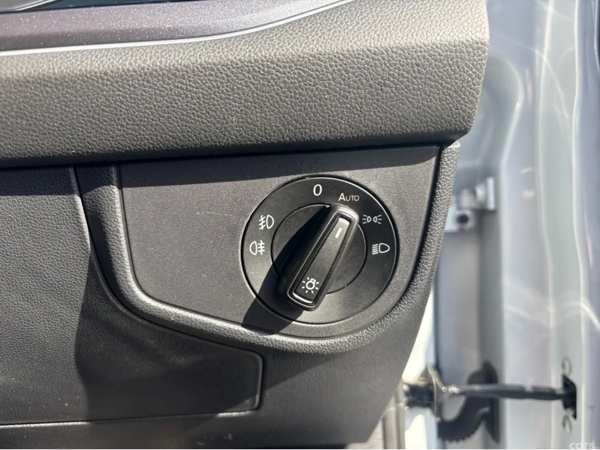 Volkswagen Polo Hatchback, Petrol, 2018, White