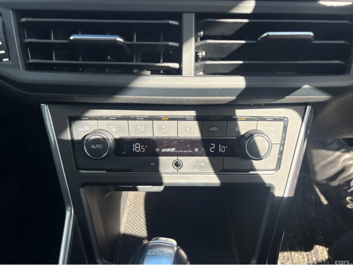 Volkswagen Polo Hatchback, Petrol, 2018, White