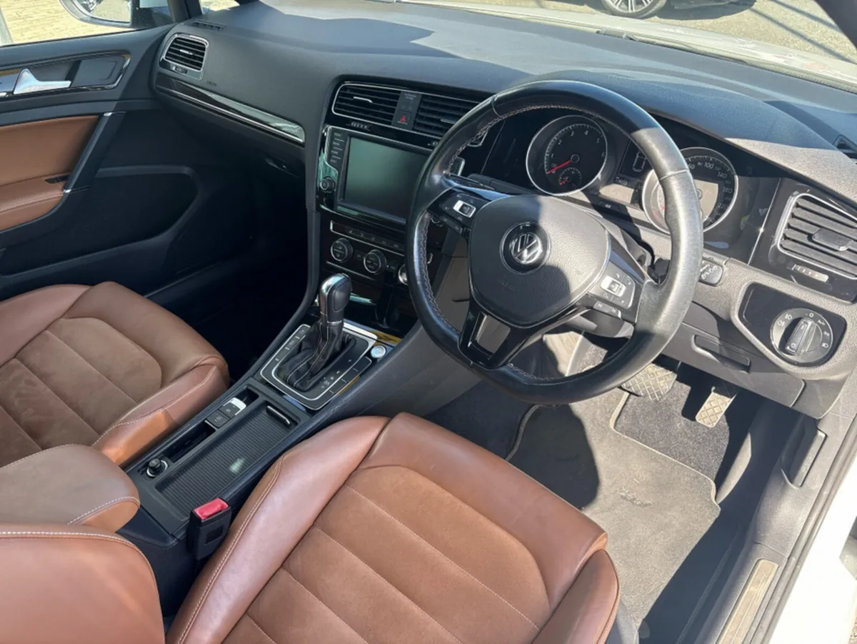 Volkswagen Golf Hatchback, Petrol, 2014, White